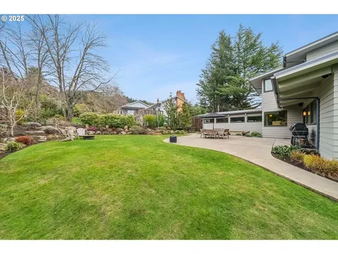3825 SW Jerald Court Portland OR 97221