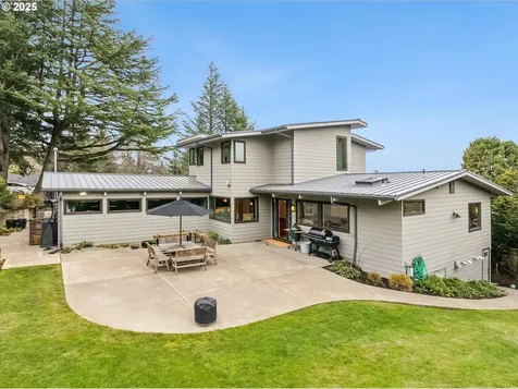 3825 SW Jerald Court Portland OR 97221