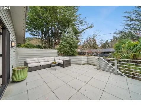 3825 SW Jerald Court Portland OR 97221