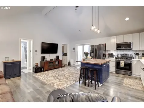 25799 NW Green Mountain Road Banks OR 97106