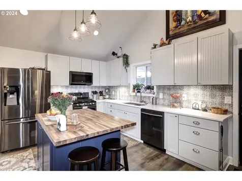 25799 NW Green Mountain Road Banks OR 97106