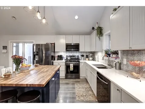 25799 NW Green Mountain Road Banks OR 97106