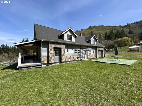 660 Highway 141 White Salmon WA 98672