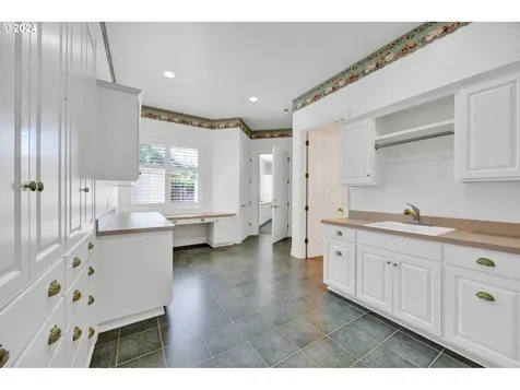 2306 Park Grove Drive Eugene OR 97408
