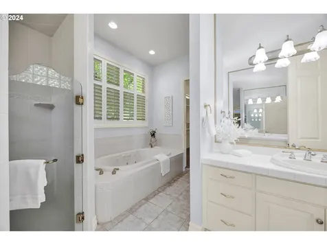 2306 Park Grove Drive Eugene OR 97408