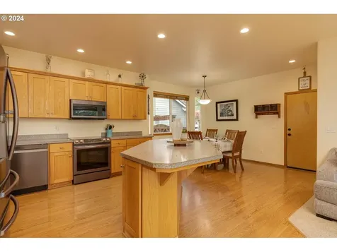 1917 NW Cottonwood Drive Mcminnville OR 97128