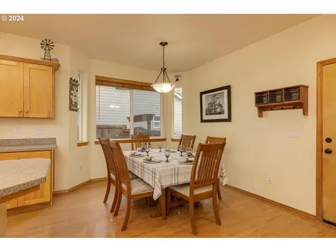 1917 NW Cottonwood Drive Mcminnville OR 97128