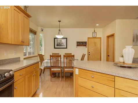 1917 NW Cottonwood Drive Mcminnville OR 97128