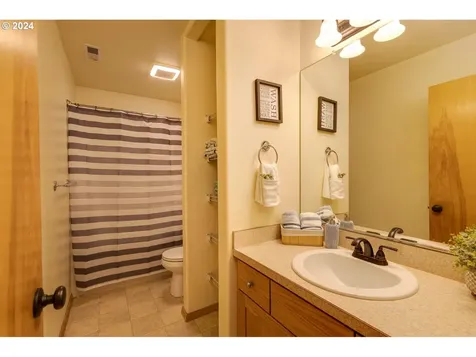 1917 NW Cottonwood Drive Mcminnville OR 97128