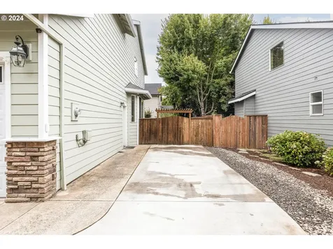1917 NW Cottonwood Drive Mcminnville OR 97128