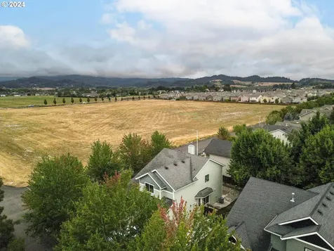 1917 NW Cottonwood Drive Mcminnville OR 97128