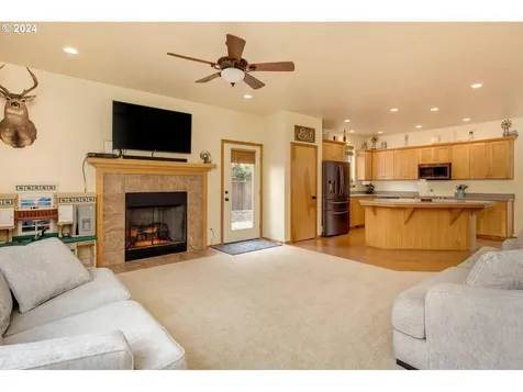 1917 NW Cottonwood Drive Mcminnville OR 97128