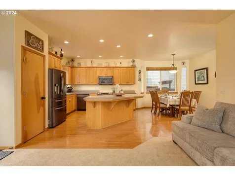 1917 NW Cottonwood Drive Mcminnville OR 97128