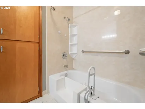 2009 Ne 87th Avenue Vancouver WA 98664