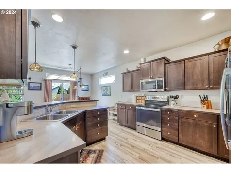 87763 Lark Street Veneta OR 97487