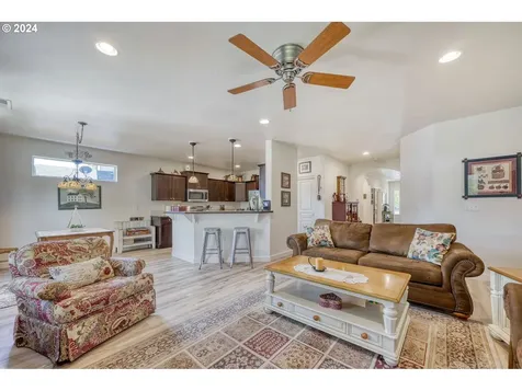 87763 Lark Street Veneta OR 97487