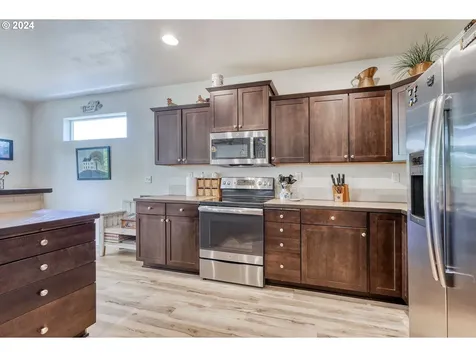 87763 Lark Street Veneta OR 97487