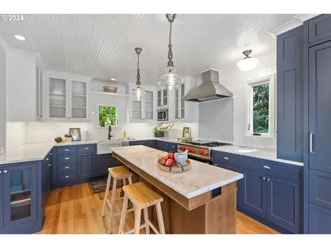 3704 Sw Alice Street Portland OR 97219