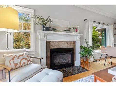 3704 Sw Alice Street Portland OR 97219