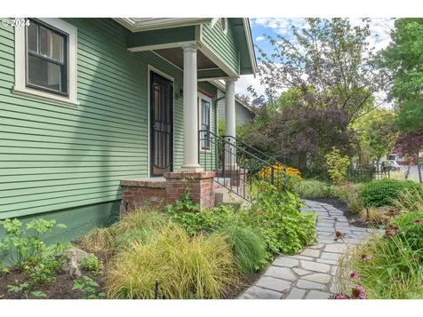 39 Ash Street Eugene OR 97402