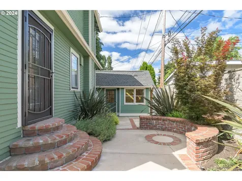 39 Ash Street Eugene OR 97402