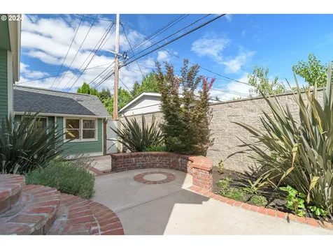 39 Ash Street Eugene OR 97402