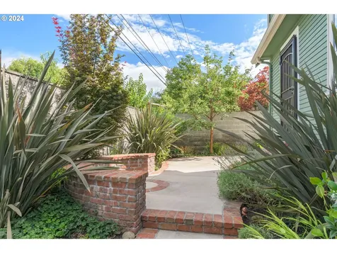 39 Ash Street Eugene OR 97402
