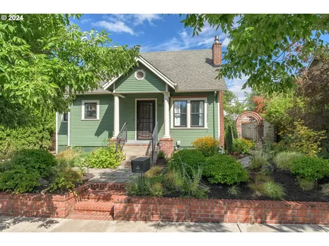 39 Ash Street Eugene OR 97402