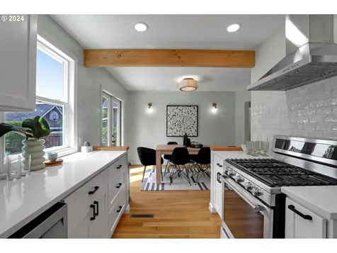 4345 Ne 36th Avenue Portland OR 97211