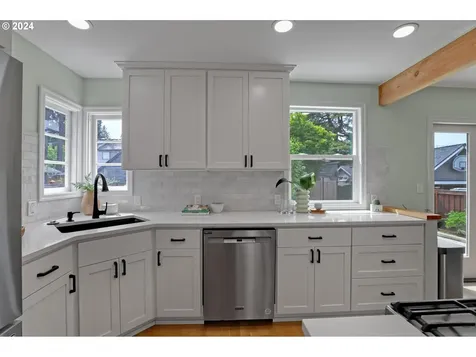 4345 Ne 36th Avenue Portland OR 97211