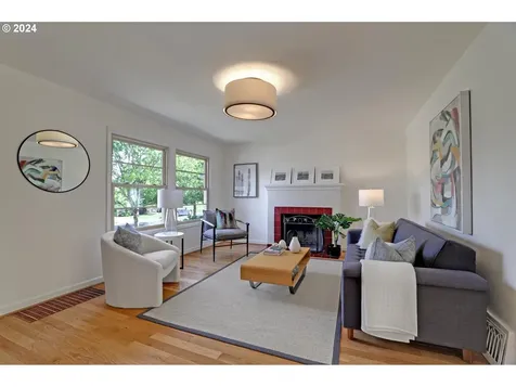 4345 Ne 36th Avenue Portland OR 97211