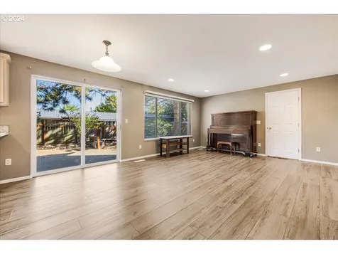 1955 SW Westvale Court Mcminnville OR 97128