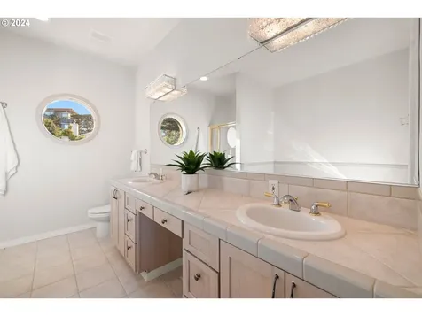 5053 NW Keel Avenue Lincoln City OR 97367