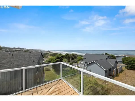 5053 NW Keel Avenue Lincoln City OR 97367