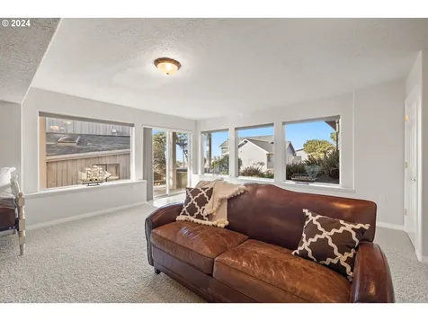 5053 NW Keel Avenue Lincoln City OR 97367