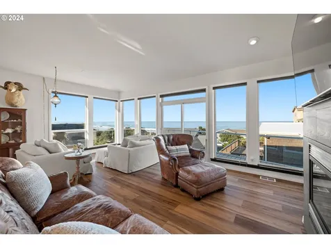 5053 NW Keel Avenue Lincoln City OR 97367