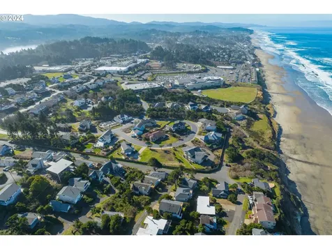 5053 NW Keel Avenue Lincoln City OR 97367