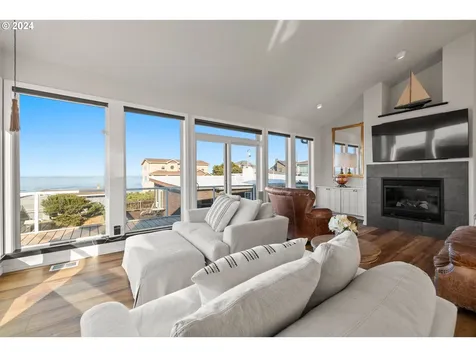 5053 NW Keel Avenue Lincoln City OR 97367