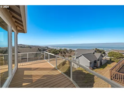 5053 NW Keel Avenue Lincoln City OR 97367