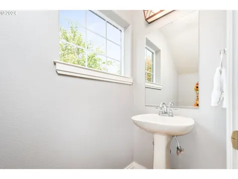 12201 SW Meader Way Beaverton OR 97008