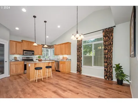 222 Nw 151st Street Vancouver WA 98685