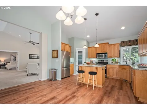 222 Nw 151st Street Vancouver WA 98685