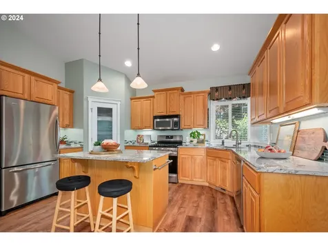 222 Nw 151st Street Vancouver WA 98685