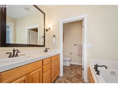 222 Nw 151st Street Vancouver WA 98685