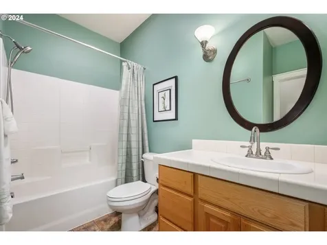 222 Nw 151st Street Vancouver WA 98685
