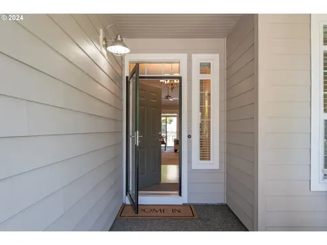 222 Nw 151st Street Vancouver WA 98685