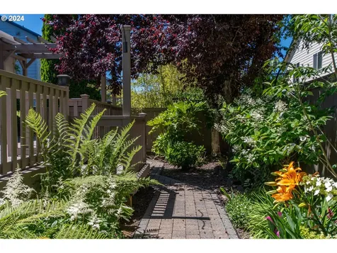 222 Nw 151st Street Vancouver WA 98685