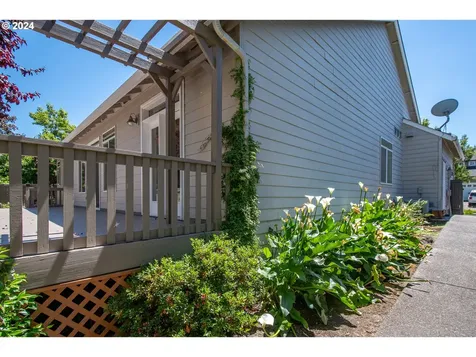 222 Nw 151st Street Vancouver WA 98685