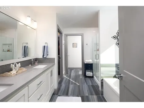 2435 S Royal Court Ridgefield WA 98642
