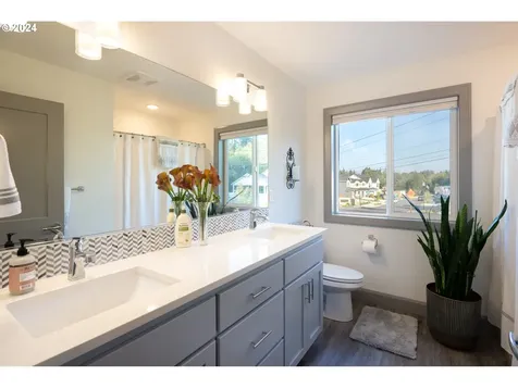 2435 S Royal Court Ridgefield WA 98642